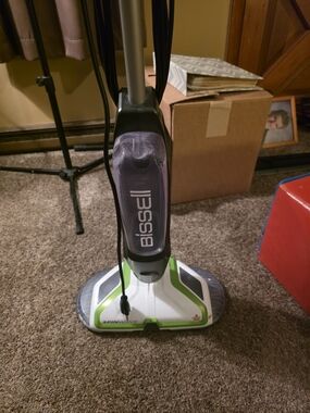 Bissell Steam Cleaner & Spin Mopp & Vacums  All Mint. Like New